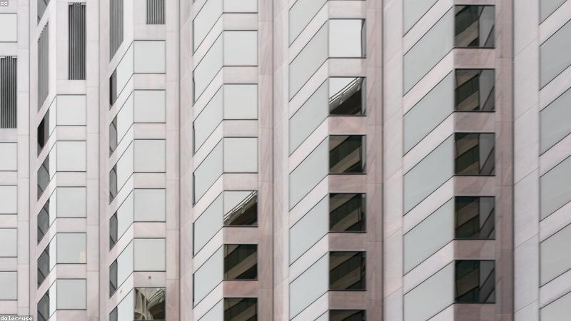 高三爱情故事短剧团队在智能剧场调试青春校园画面